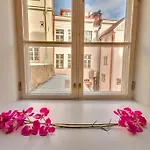 Luxury - Old Town Sauna Str * Tallinn