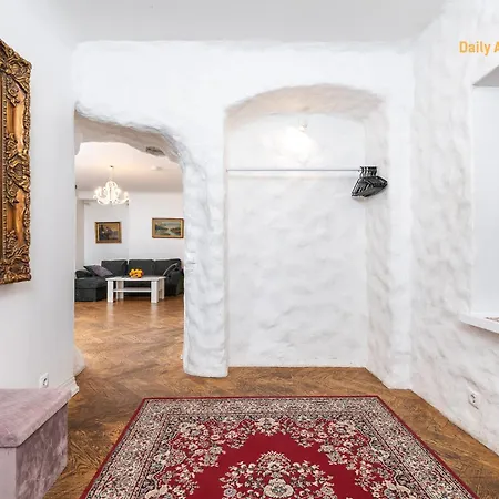 Luxury - Old Town Sauna Str * Tallinn